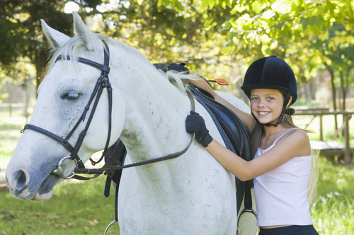 Riding med stil: Hvordan velge riktig dressjakke for hesteryggen